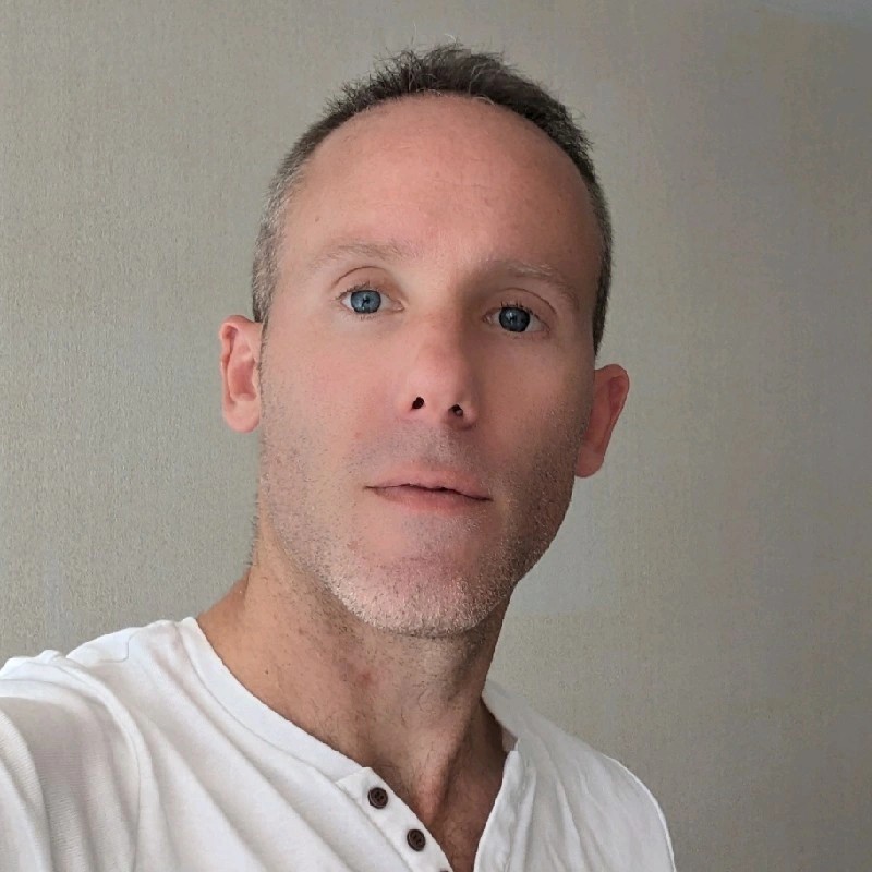 Erik van Houwelingen Lead CRO & Web Analytics at Intergamma - CRO.CAFE podcast guest